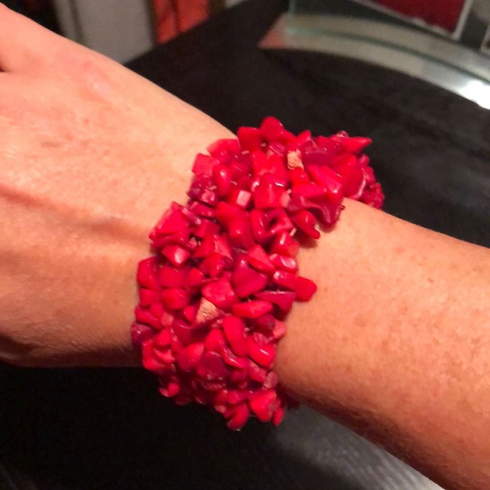 Stretch red coral bracelet